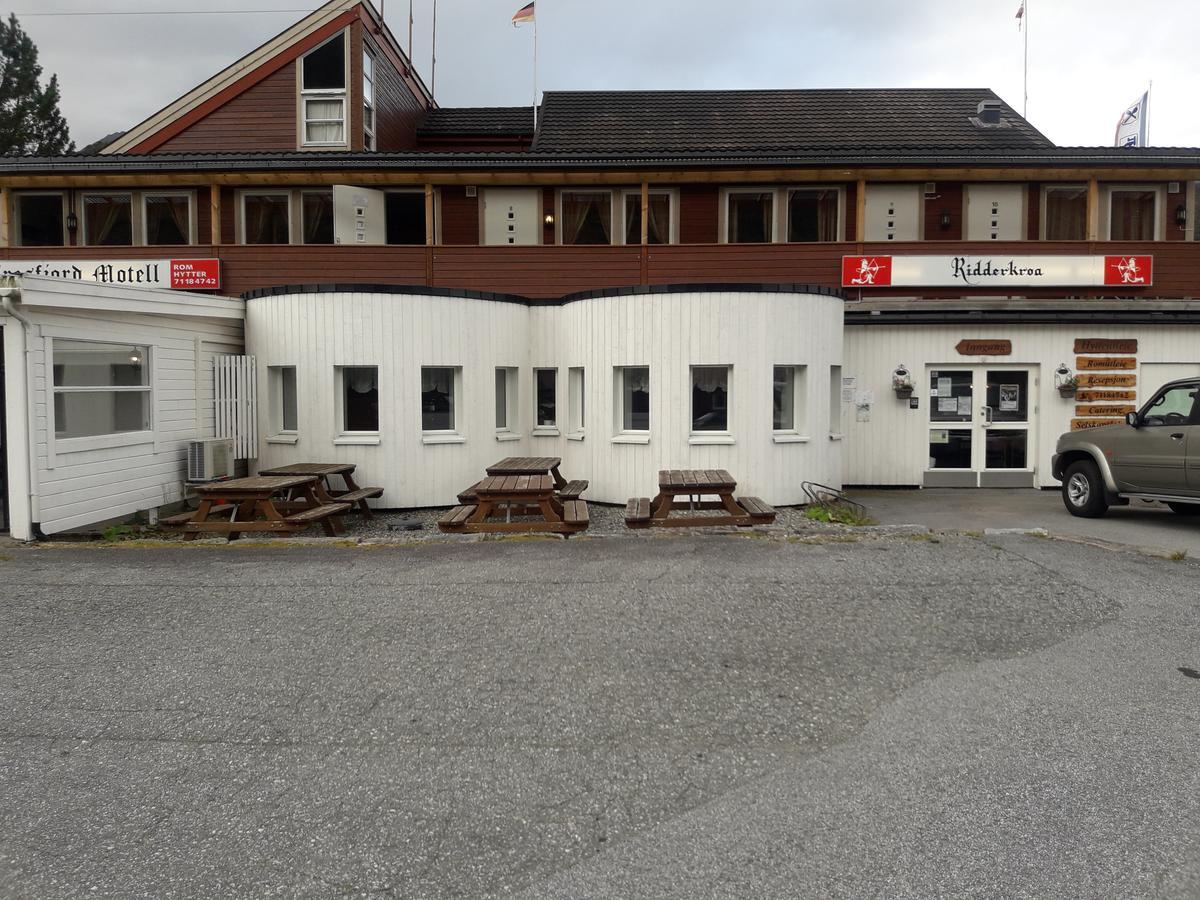 Ridderkroa Tresfjord Motel Buitenkant foto